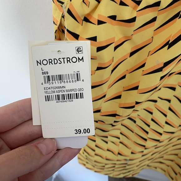 NWT - Open Edit - Nordstrom Men’s Swim Trunks - Size Large - Picture 6 of 7